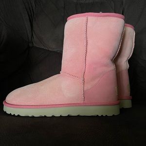 Pink uggs